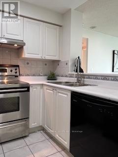 Ph101 - 11 Lee Centre Drive, Toronto (Woburn), Ontario  M1H 3J5 - Photo 6 - E13718246