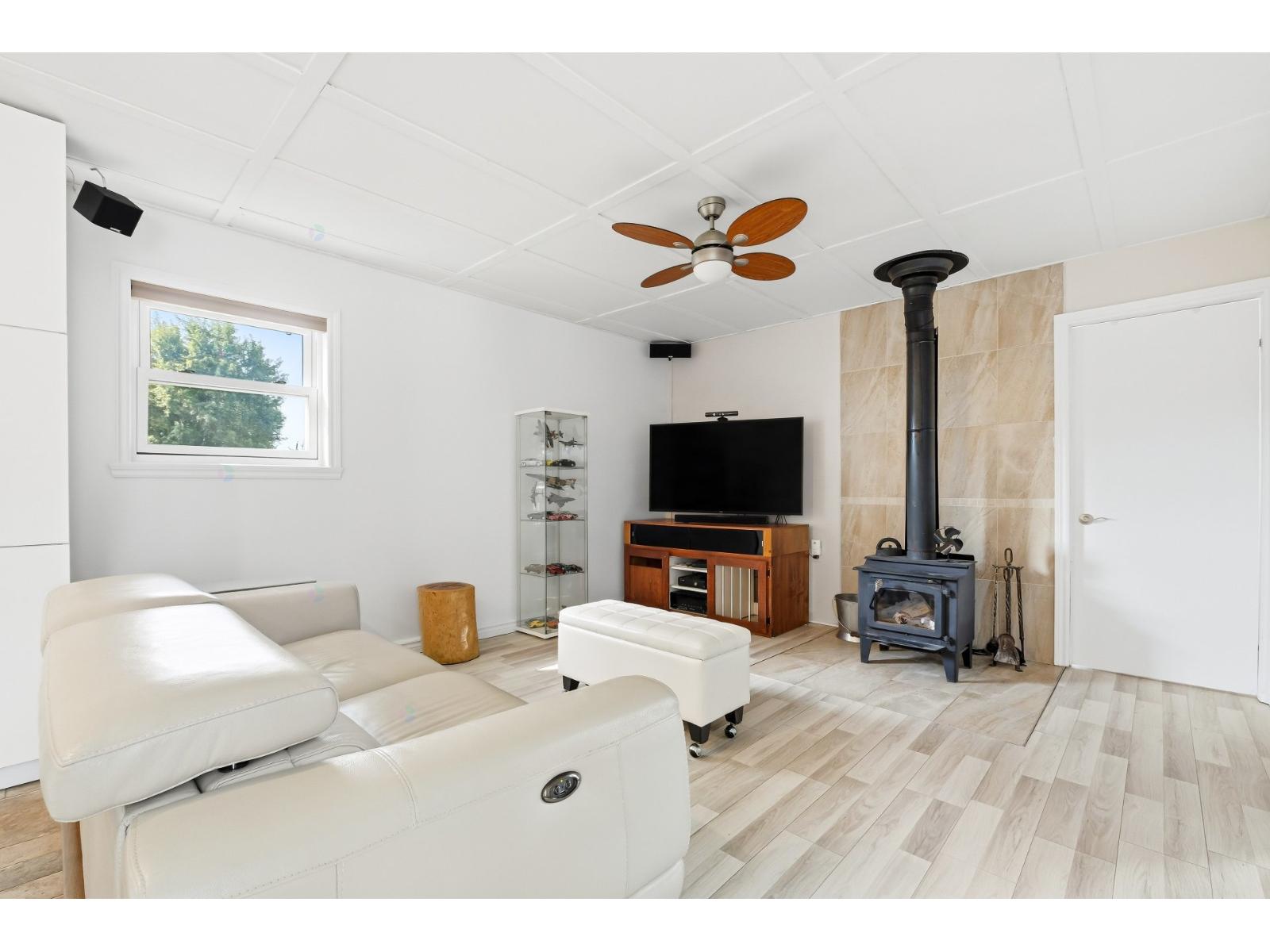 16 Rue Richard Saint-Basile-le-Grand Quebec Canada J3N1A5 5