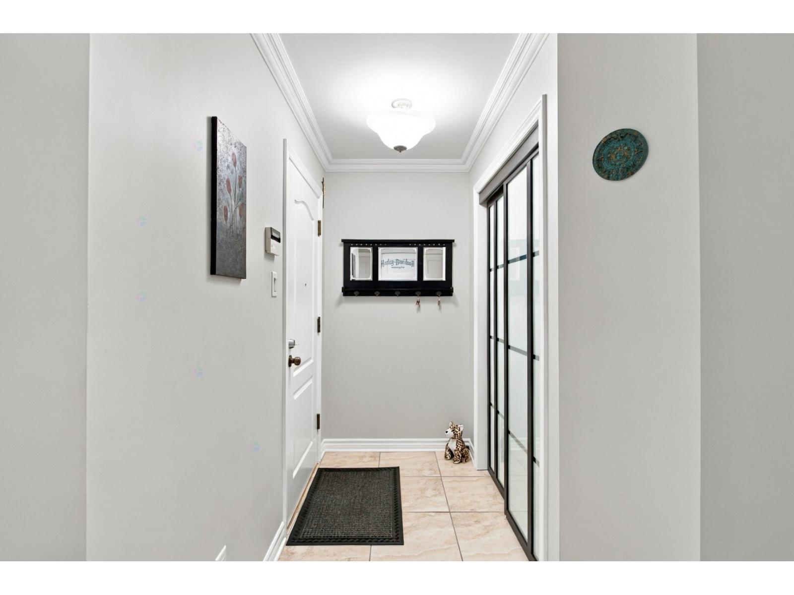 6120 Rue Jarry E.|#802 Montréal (Saint-Léonard) Quebec Canada H1P1V9 3