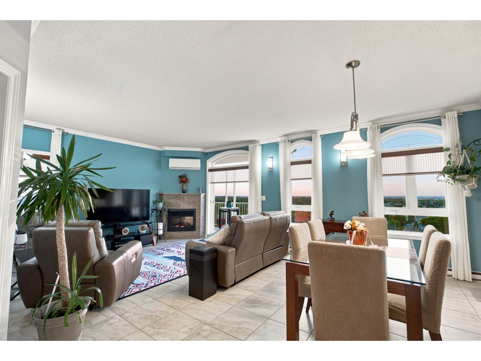 6120 Rue Jarry E.|#802 Montréal (Saint-Léonard) Quebec Canada H1P1V9 5