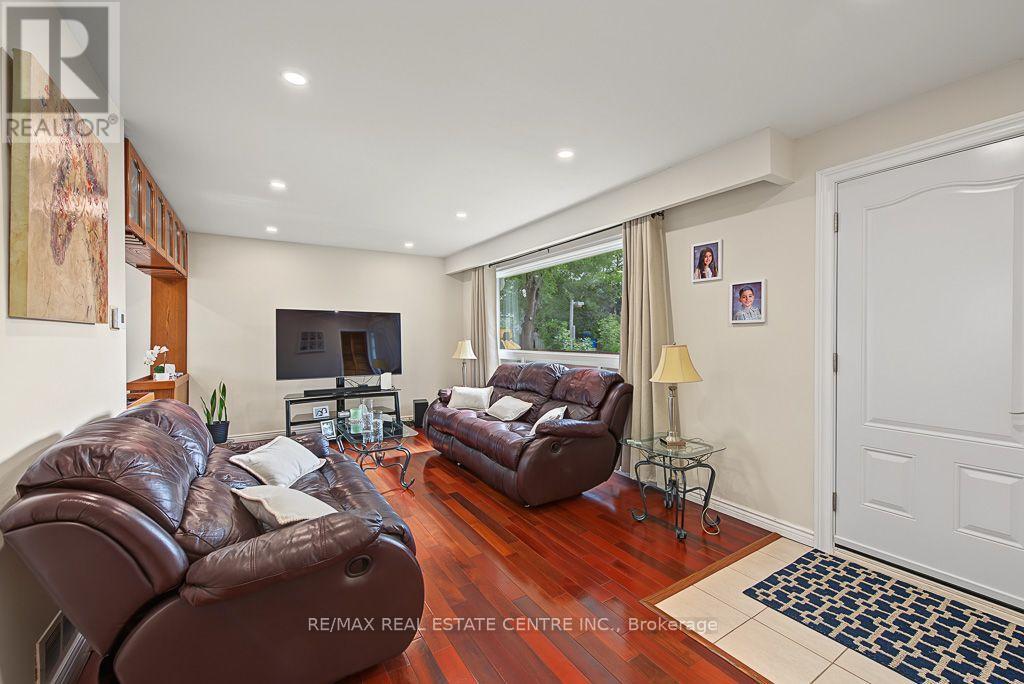 276 Bartley Bull Parkway, Brampton, Ontario  L6W 2L3 - Photo 4 - W13788650