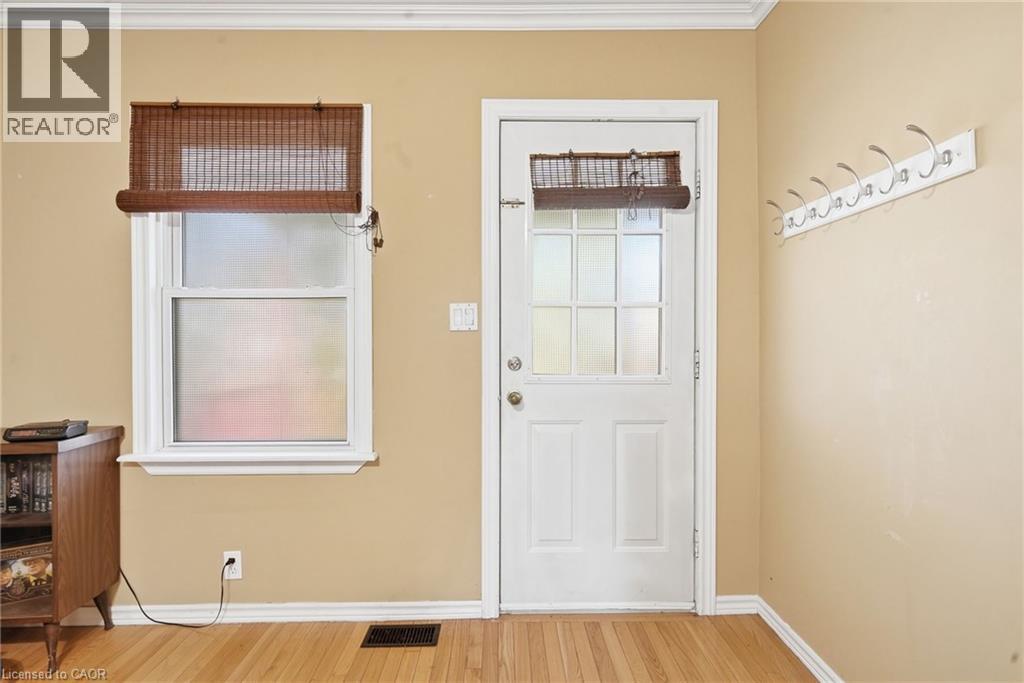 68 Hamilton Street, St. Catharines, Ontario  L2S 1K6 - Photo 7 - 40863574