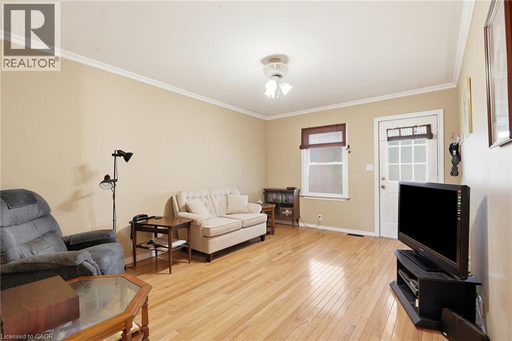 68 Hamilton Street, St. Catharines, Ontario  L2S 1K6 - Photo 9 - 40863574