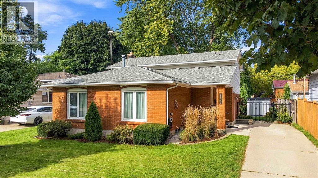 1599 COVENTRY COURT, Sarnia, Ontario