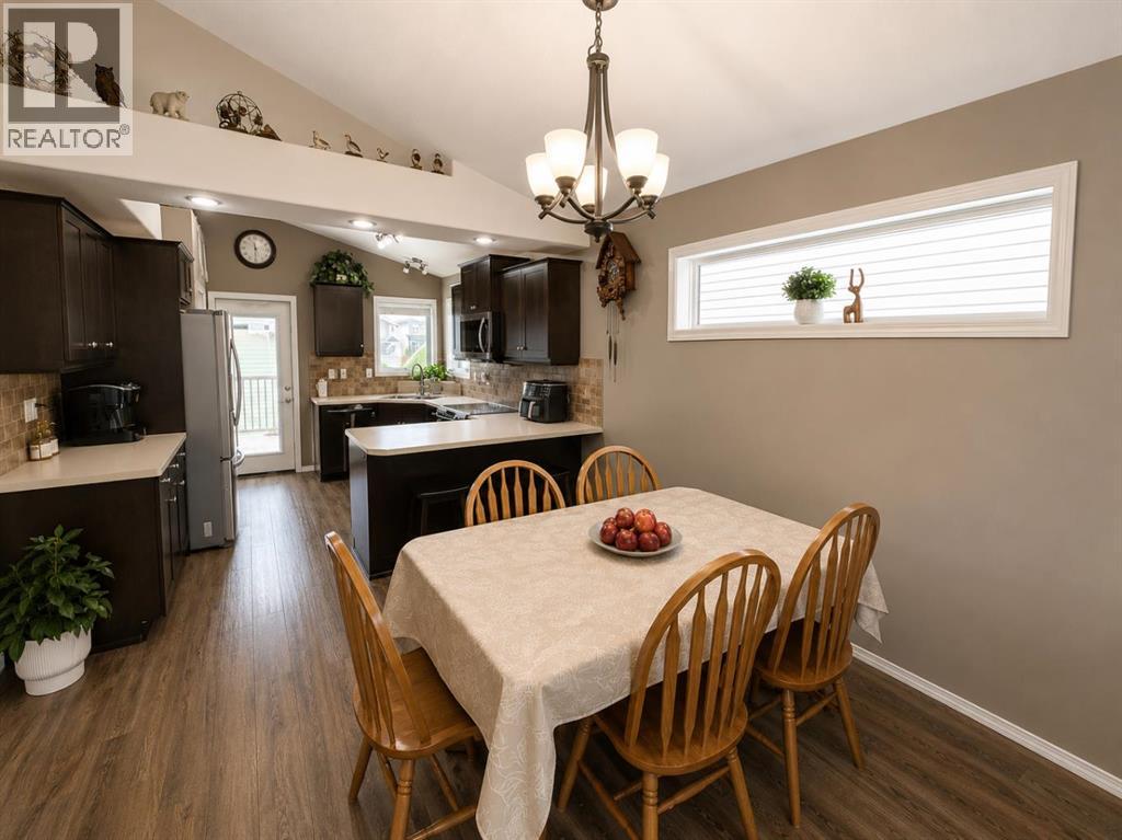 835 Keystone Meadows W, Lethbridge, Alberta  T1J 5C5 - Photo 4 - A2342272