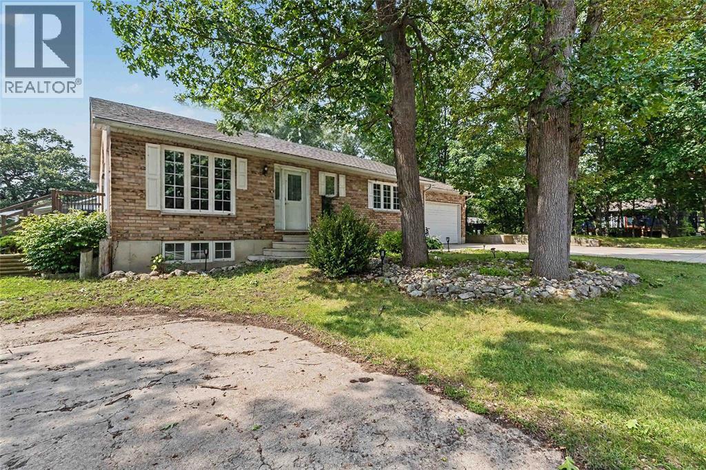 10234 JULIE AVENUE Grand Bend Ontario Canada N0N1M0 5