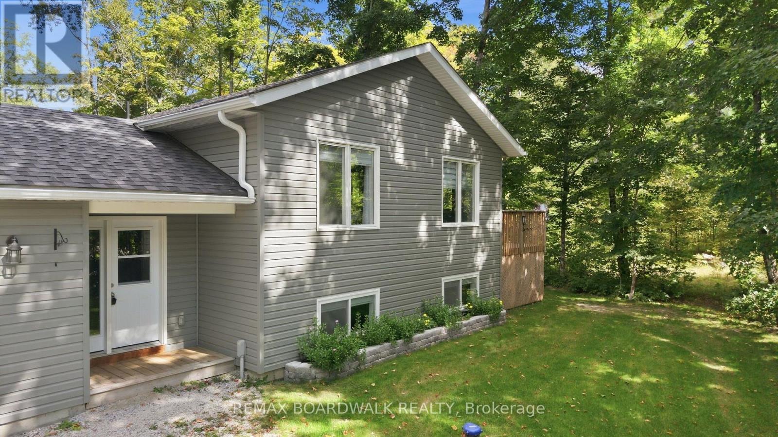 176 Maple Street, Lanark Highlands, Ontario  K0G 1M0 - Photo 2 - X13791724