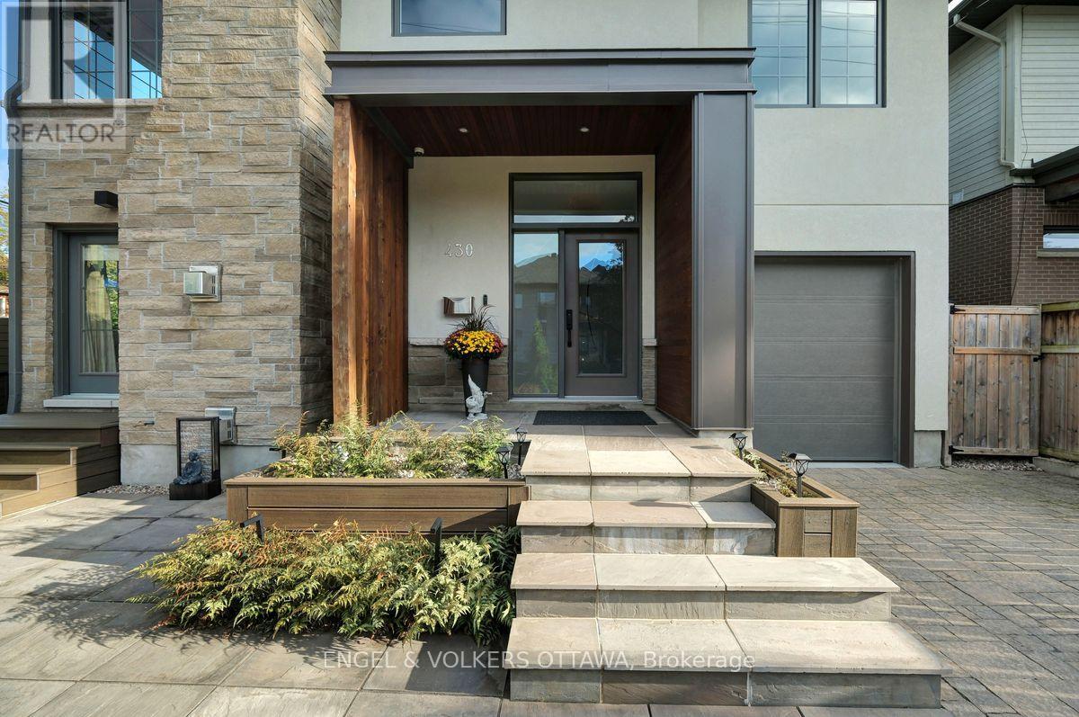 430 Princeton Avenue, Ottawa, Ontario  K2A 0M9 - Photo 2 - X13791738