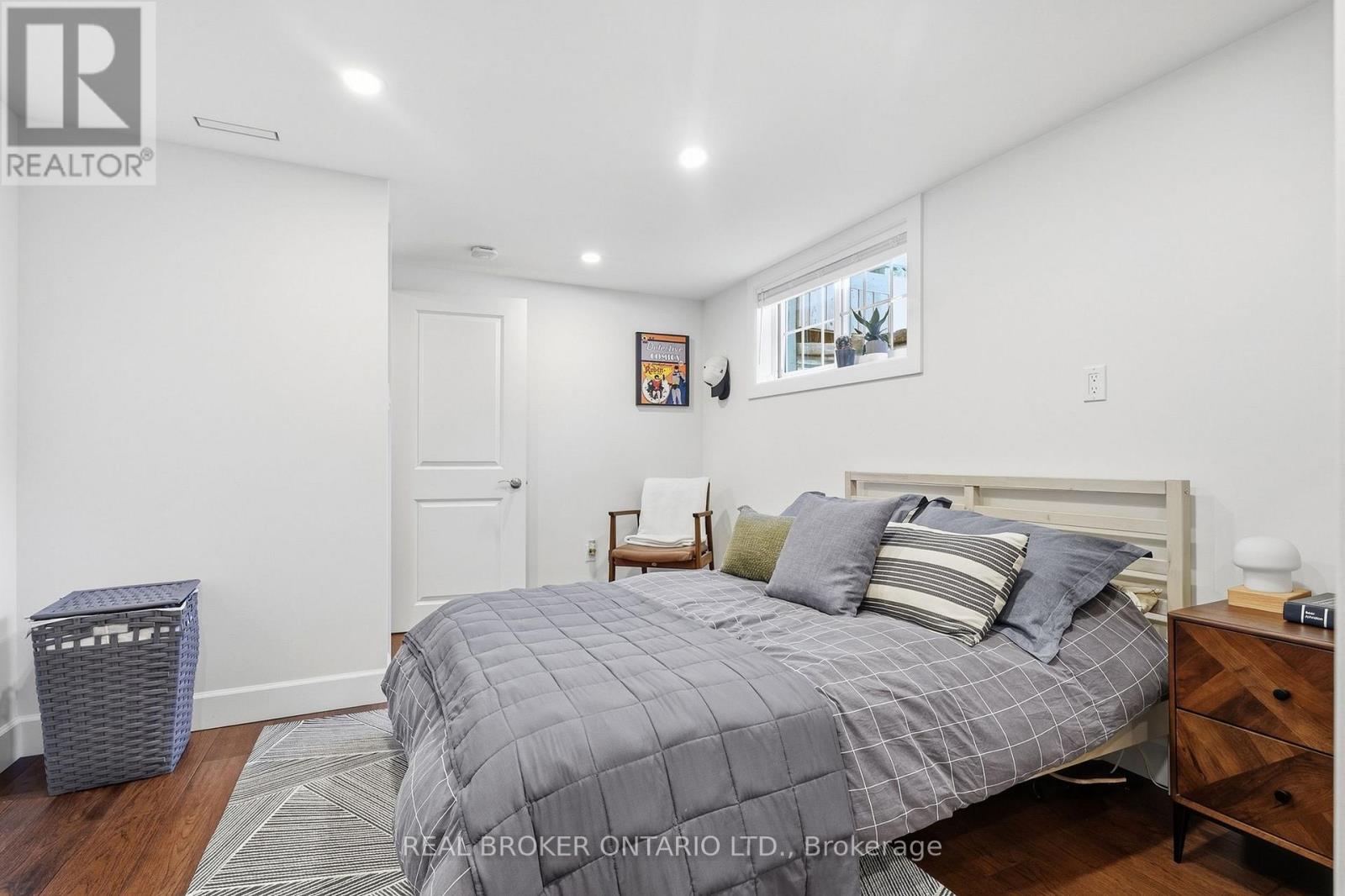 15 Linton Place, Kitchener, Ontario  N2B 2K1 - Photo 32 - X13791712