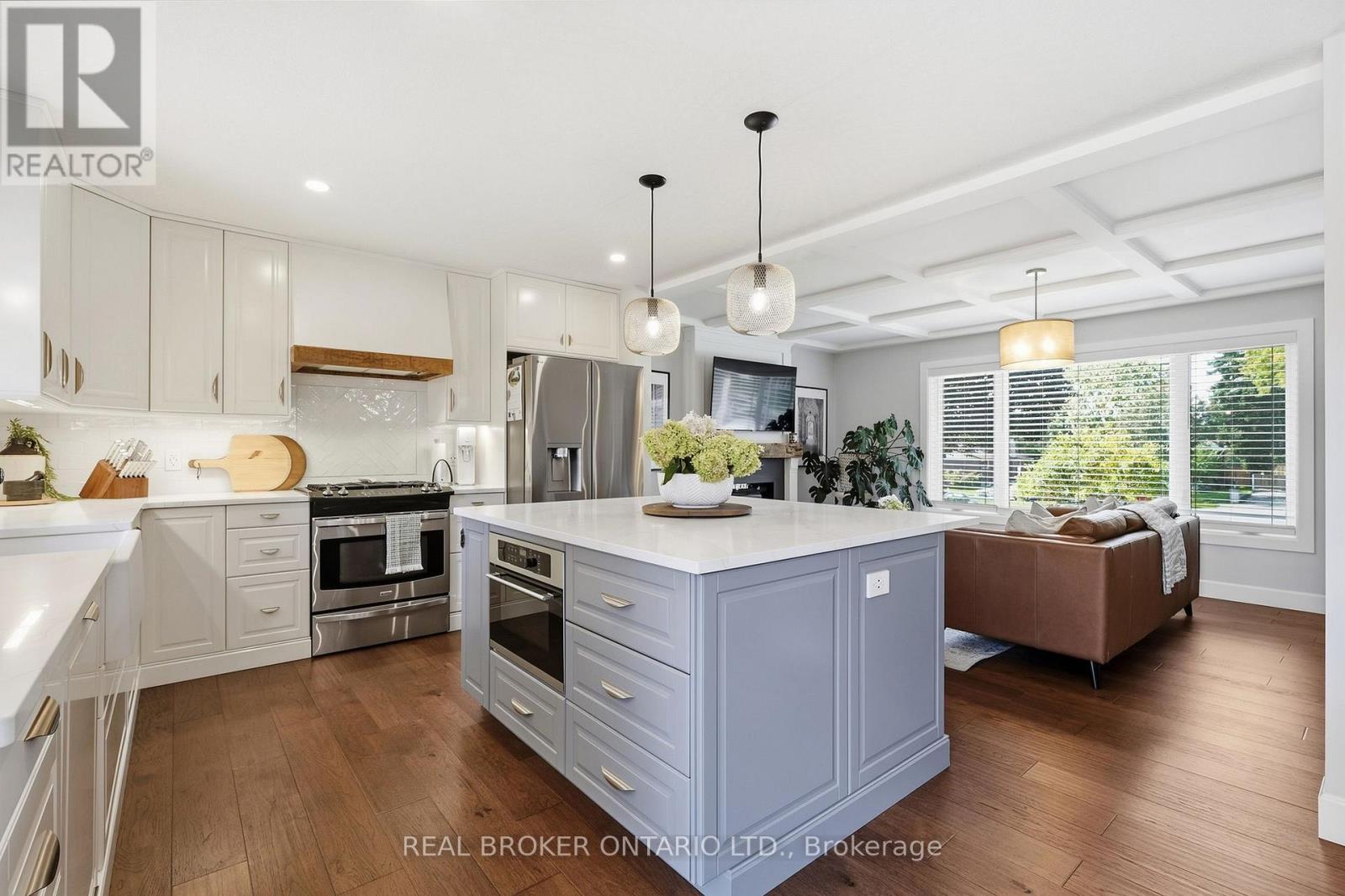 15 Linton Place, Kitchener, Ontario  N2B 2K1 - Photo 6 - X13791712