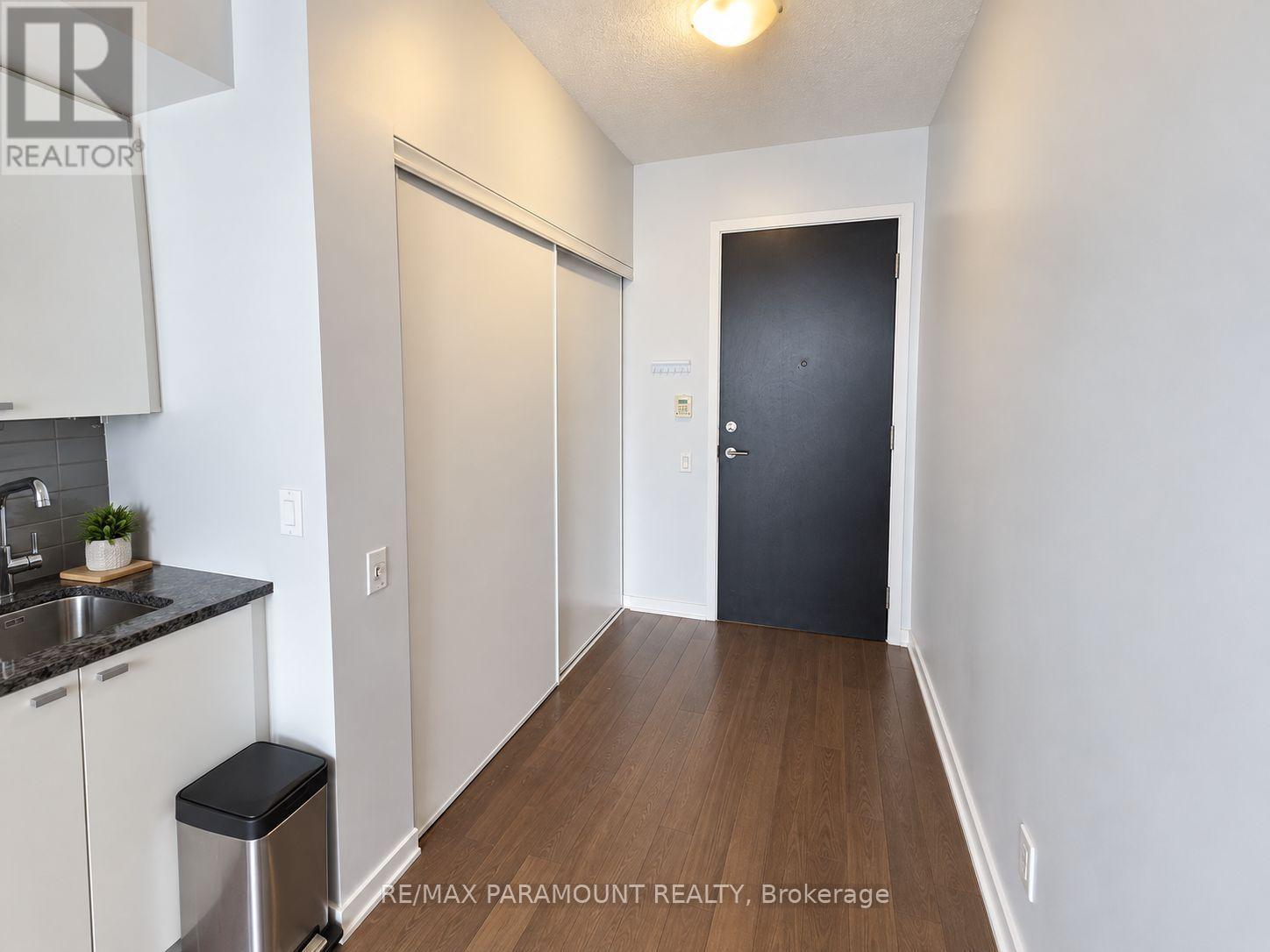 3209 - 105 The Queensway, Toronto, Ontario  M6S 5B5 - Photo 2 - W13747494