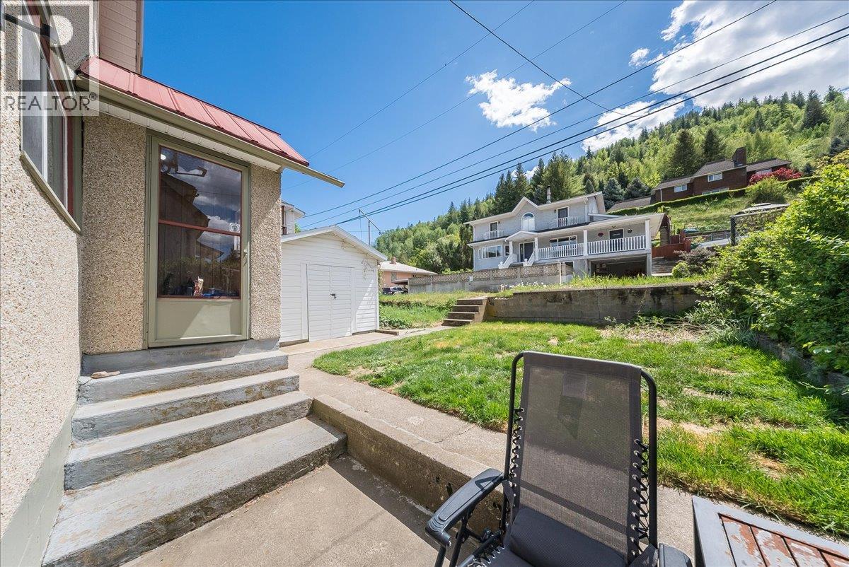 128 Haig Street, Warfield, British Columbia  V1R 2L9 - Photo 35 - 10400953