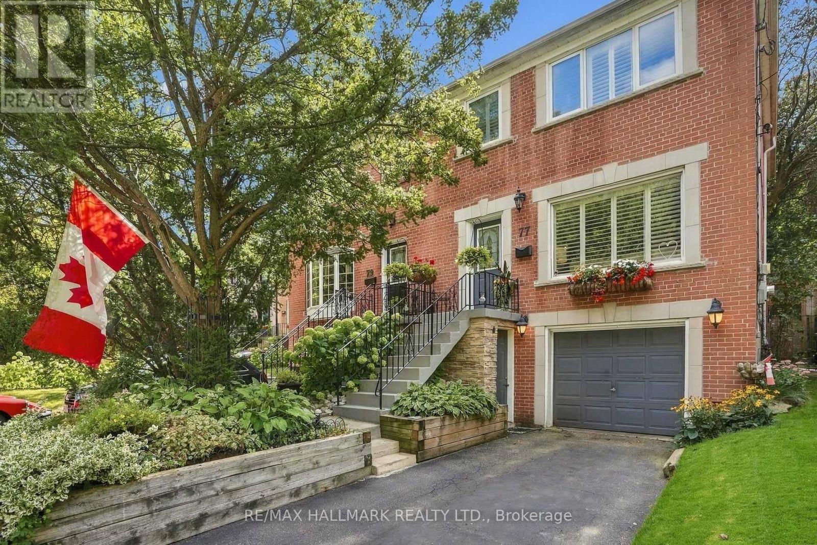 77 Glen Davis Crescent, Toronto, Ontario  M4E 1X7 - Photo 2 - E13791780