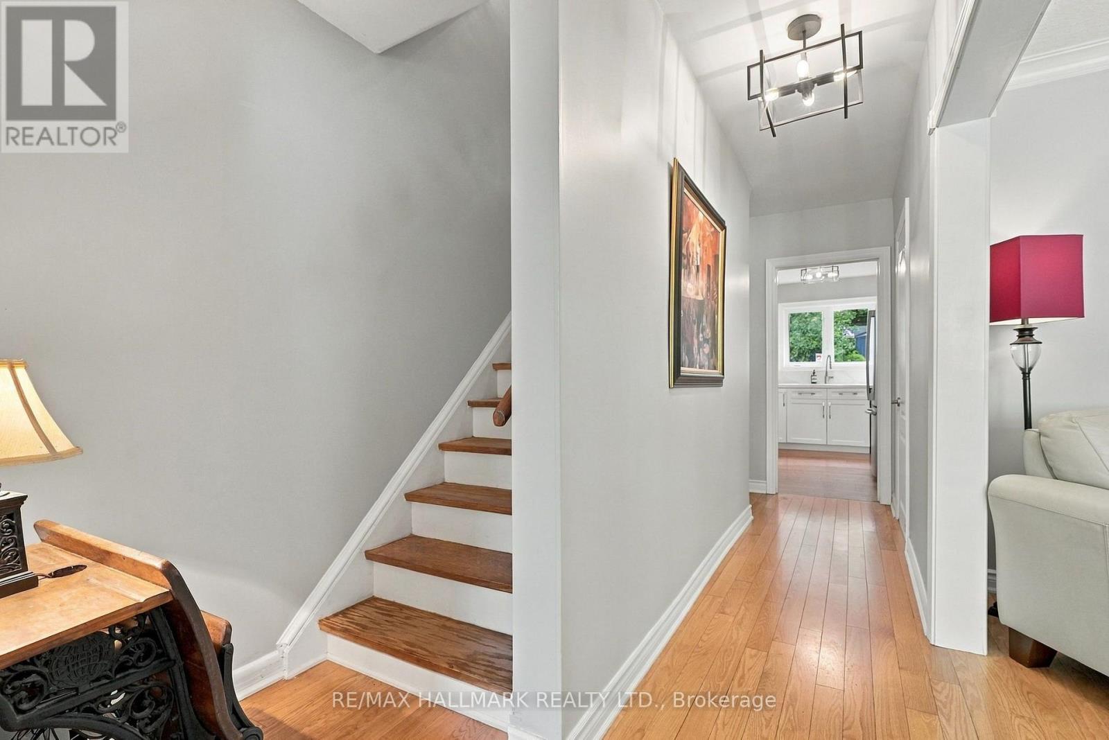 77 Glen Davis Crescent, Toronto, Ontario  M4E 1X7 - Photo 27 - E13791780