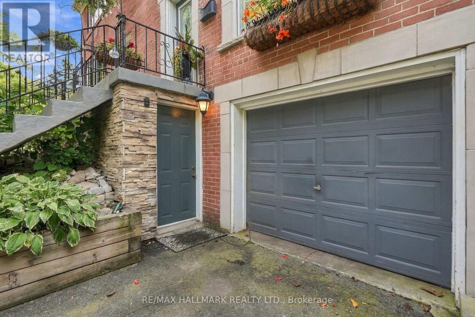 77 Glen Davis Crescent, Toronto, Ontario  M4E 1X7 - Photo 3 - E13791780