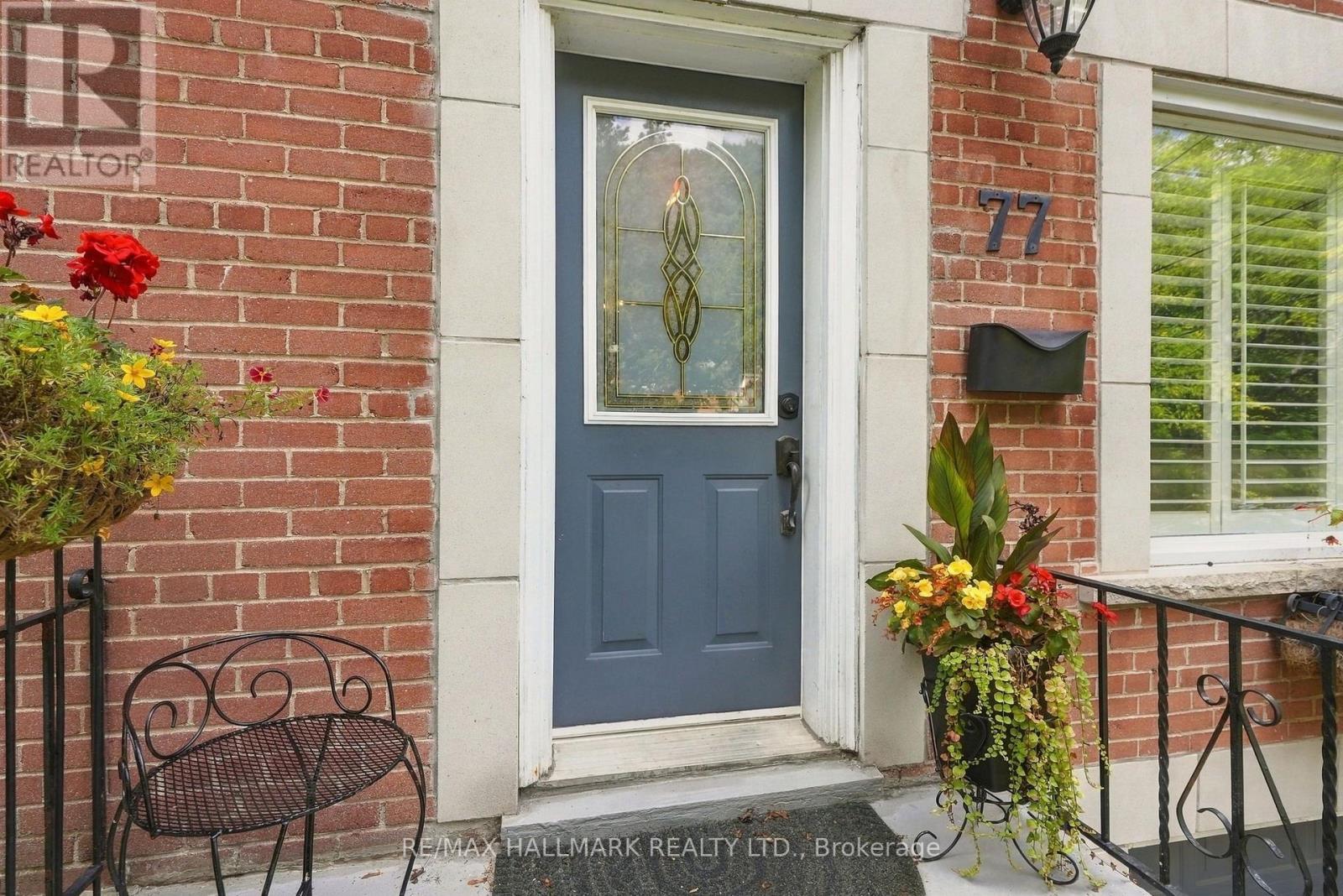 77 Glen Davis Crescent, Toronto, Ontario  M4E 1X7 - Photo 4 - E13791780