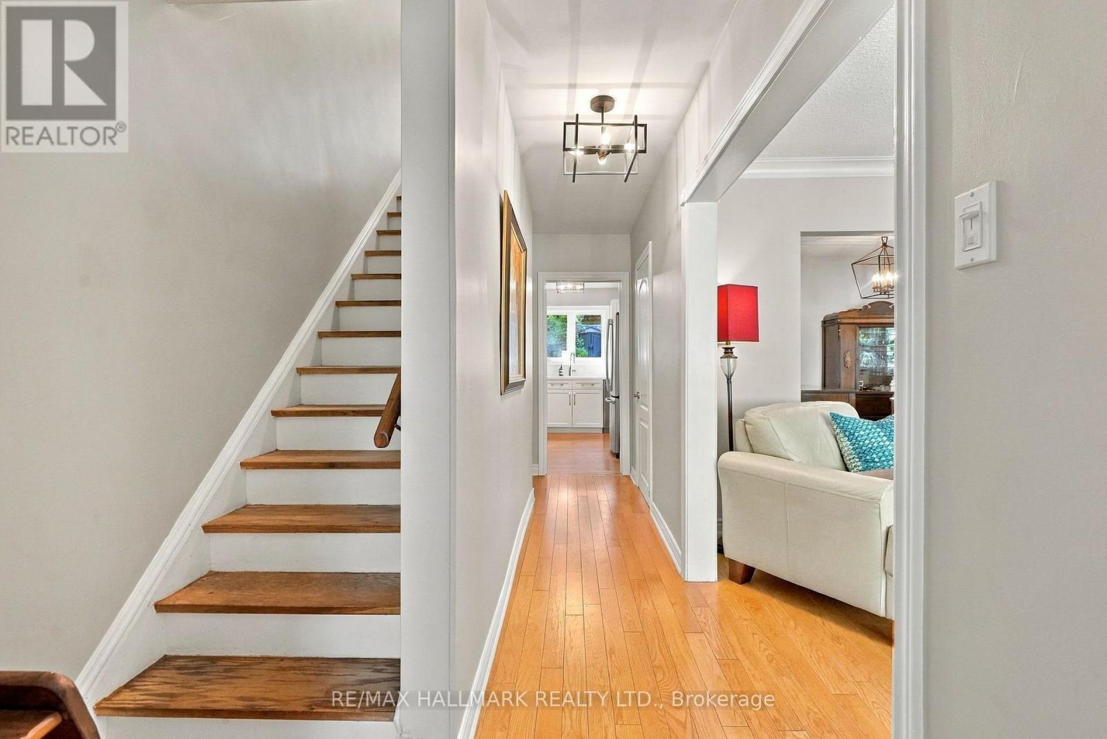 77 Glen Davis Crescent, Toronto, Ontario  M4E 1X7 - Photo 7 - E13791780