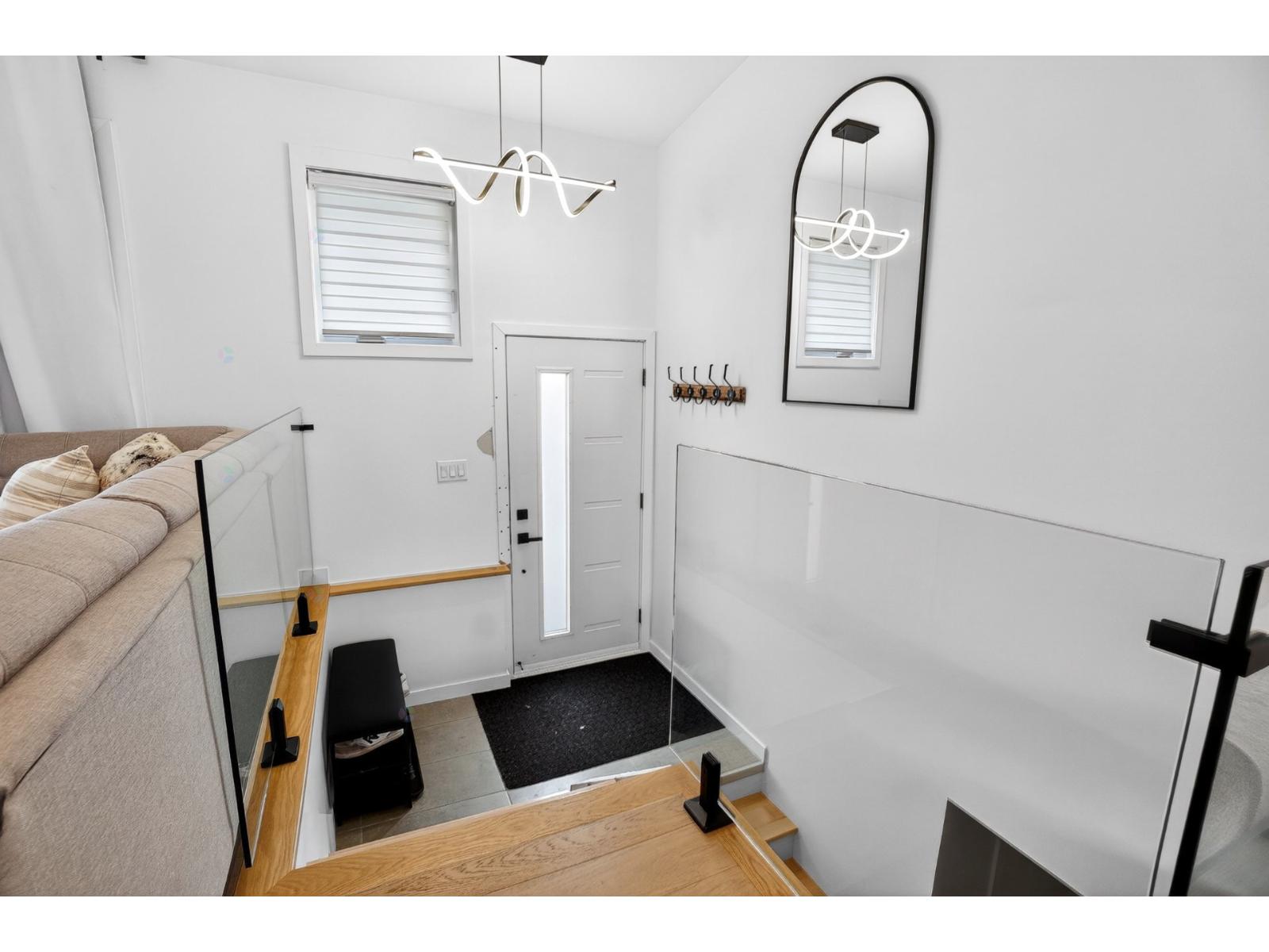 484 Rue Calixa-Lavallée Granby Quebec Canada J2G1C8 3