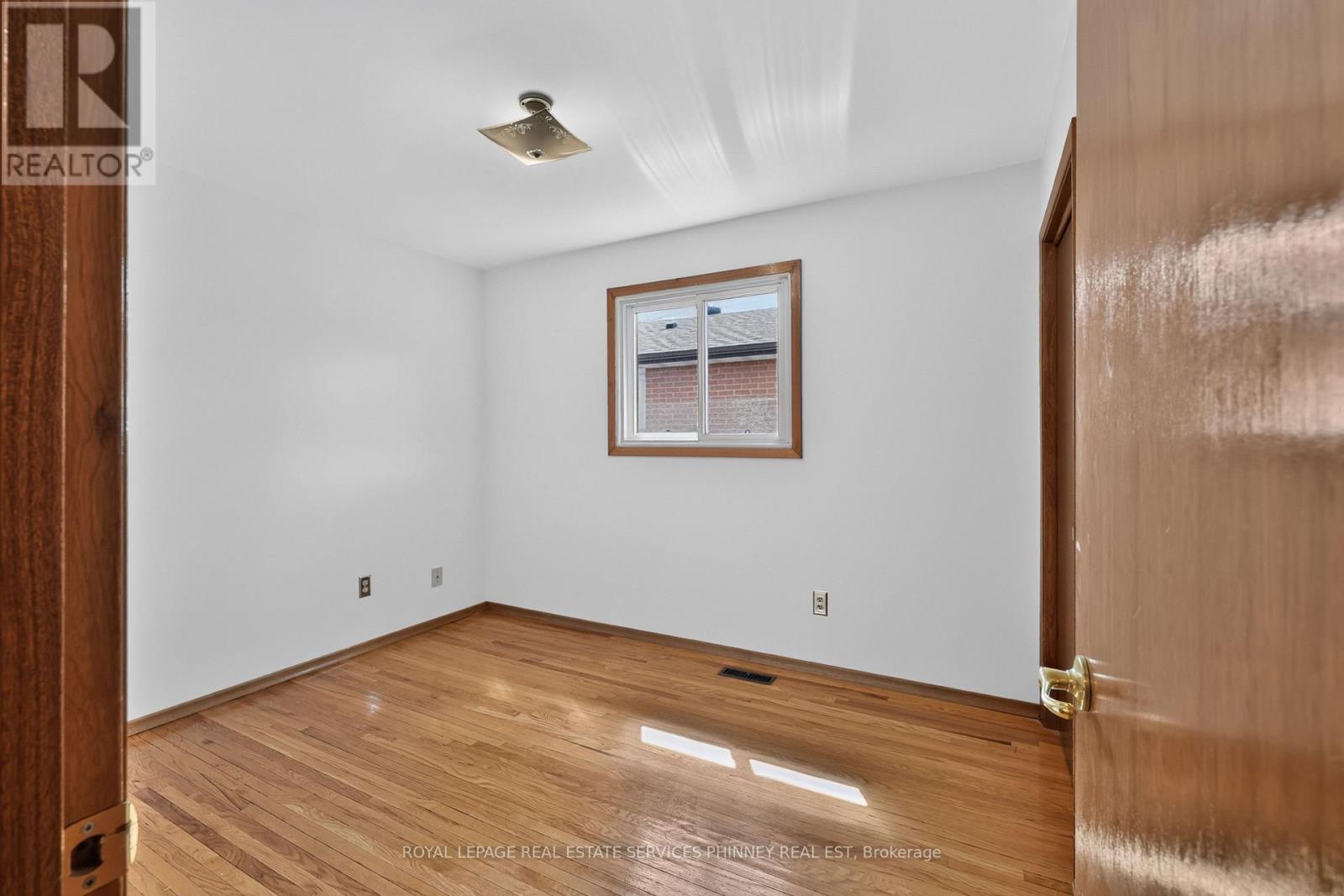 1633 Warren Drive, Mississauga (Rathwood), Ontario  L4W 2X1 - Photo 14 - W13791768