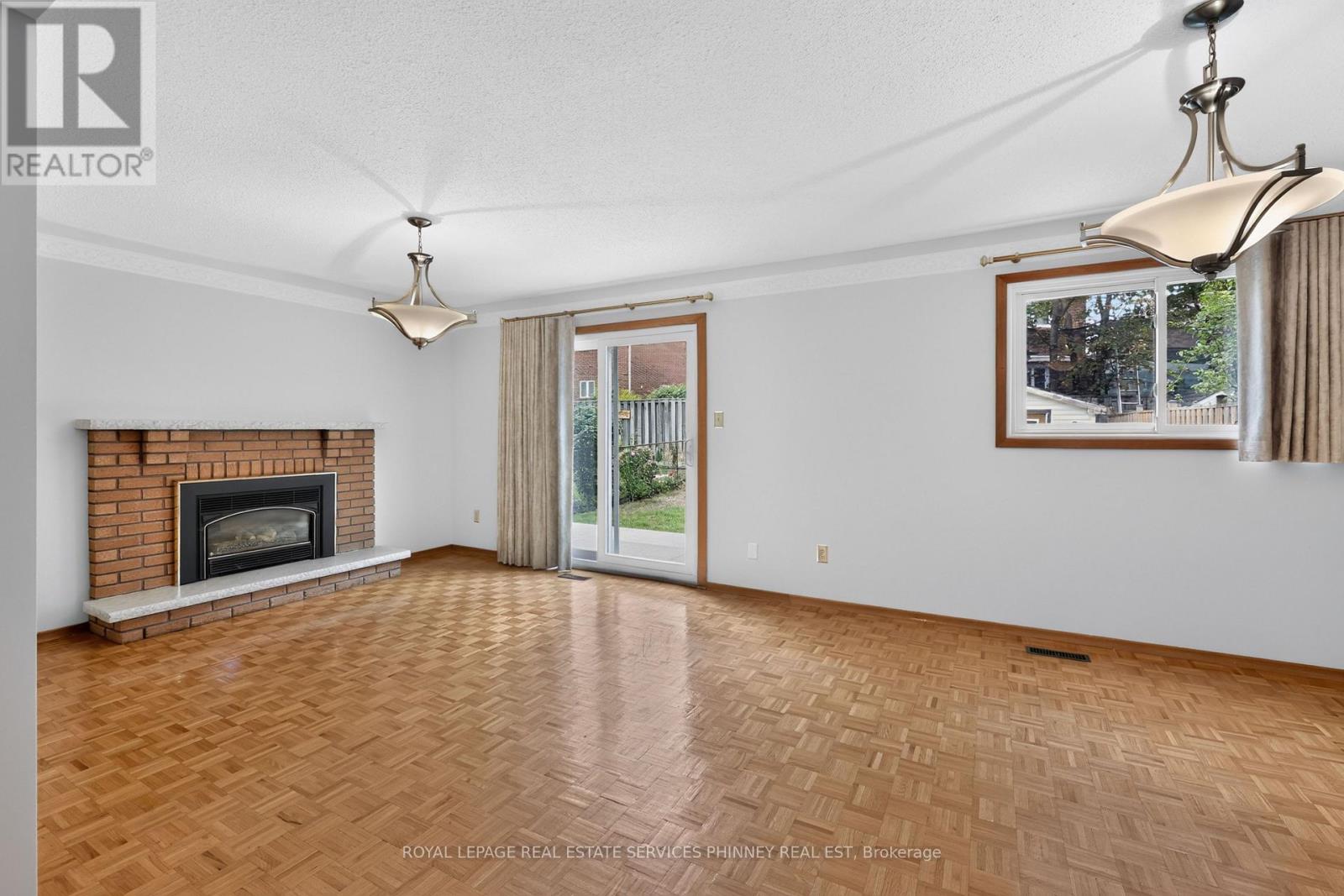 1633 Warren Drive, Mississauga (Rathwood), Ontario  L4W 2X1 - Photo 16 - W13791768