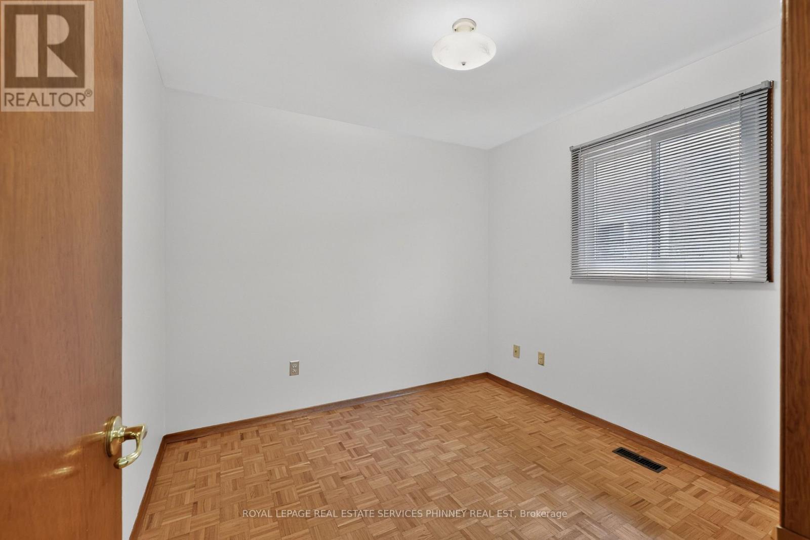 1633 Warren Drive, Mississauga (Rathwood), Ontario  L4W 2X1 - Photo 18 - W13791768