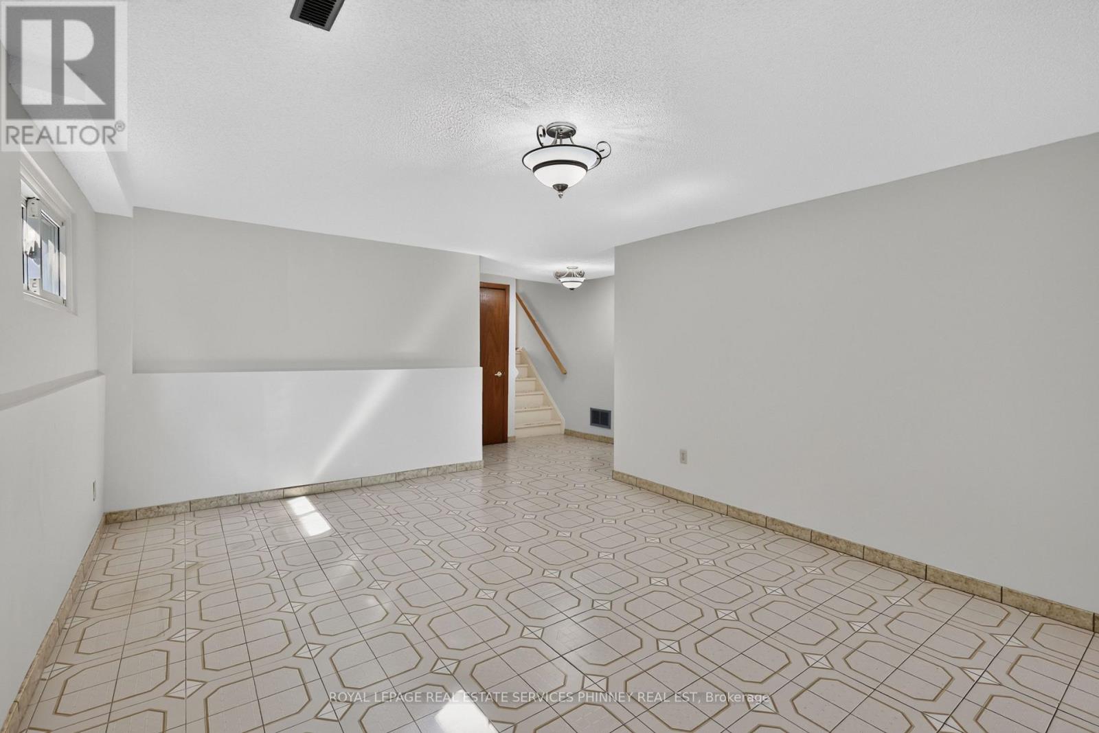 1633 Warren Drive, Mississauga (Rathwood), Ontario  L4W 2X1 - Photo 22 - W13791768
