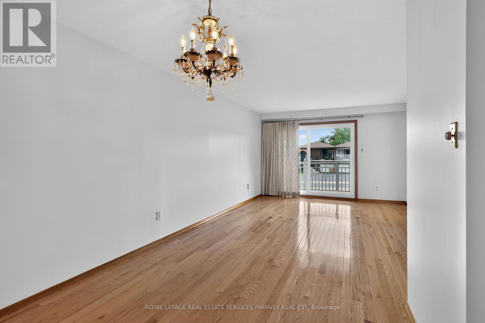 1633 Warren Drive, Mississauga (Rathwood), Ontario  L4W 2X1 - Photo 7 - W13791768