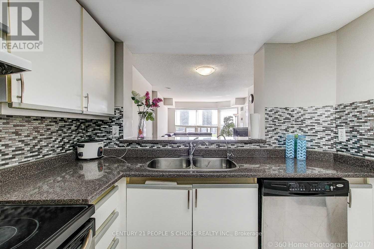 1601 - 335 Webb Drive, Mississauga, Ontario  L5B 4A1 - Photo 3 - W13791782