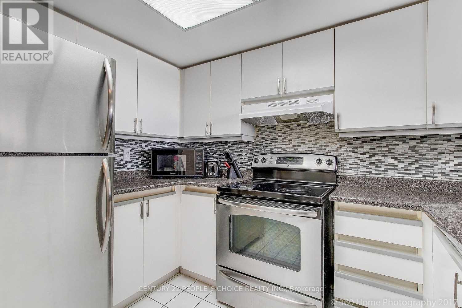 1601 - 335 Webb Drive, Mississauga, Ontario  L5B 4A1 - Photo 4 - W13791782