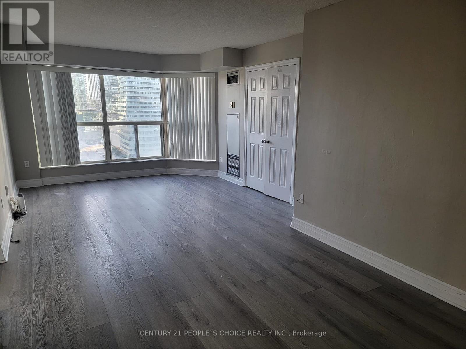 1601 - 335 Webb Drive, Mississauga, Ontario  L5B 4A1 - Photo 6 - W13791782