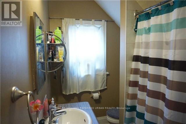 Upper - 591 Jane Street, Toronto, Ontario  M6S 4A3 - Photo 11 - W13791806