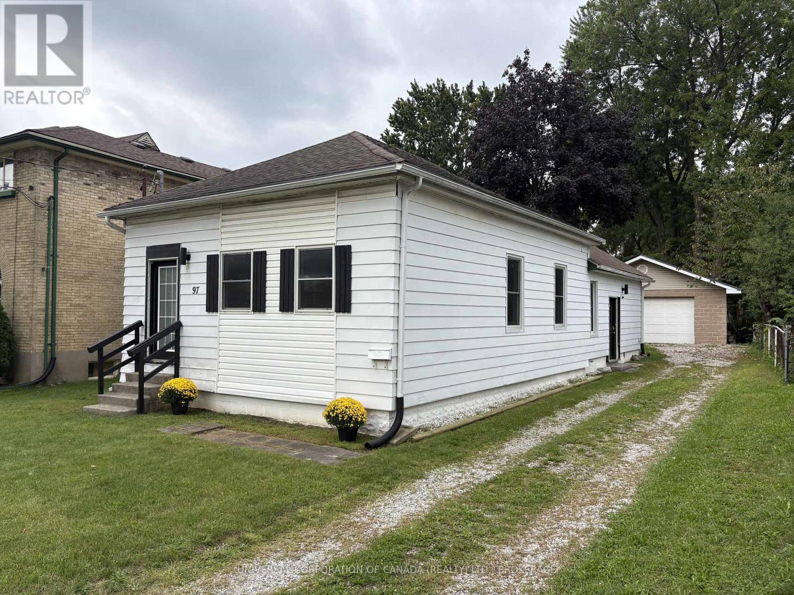 97 Chesley Avenue, London East, Ontario  N5Z 2C3 - Photo 1 - X13789542