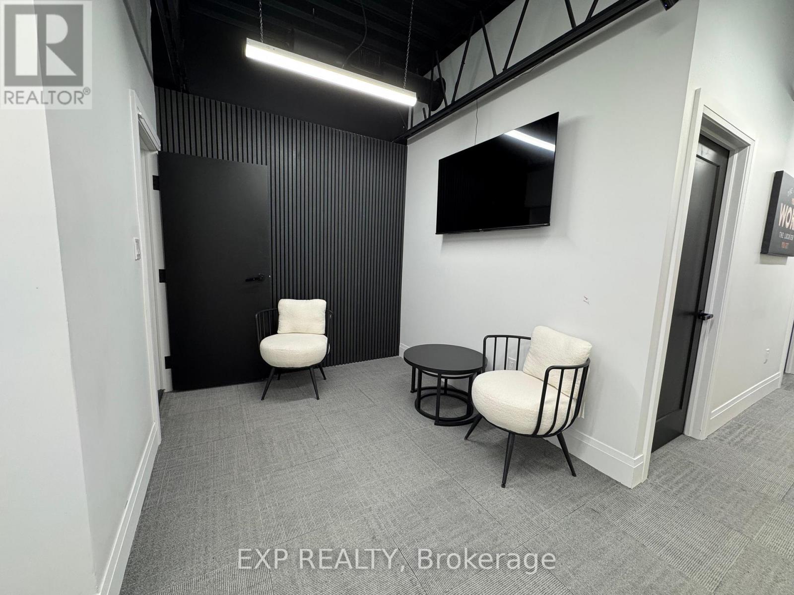 Office #3 - 156 Parkdale Avenue N, Hamilton, Ontario  L8H 5X2 - Photo 2 - X13791766