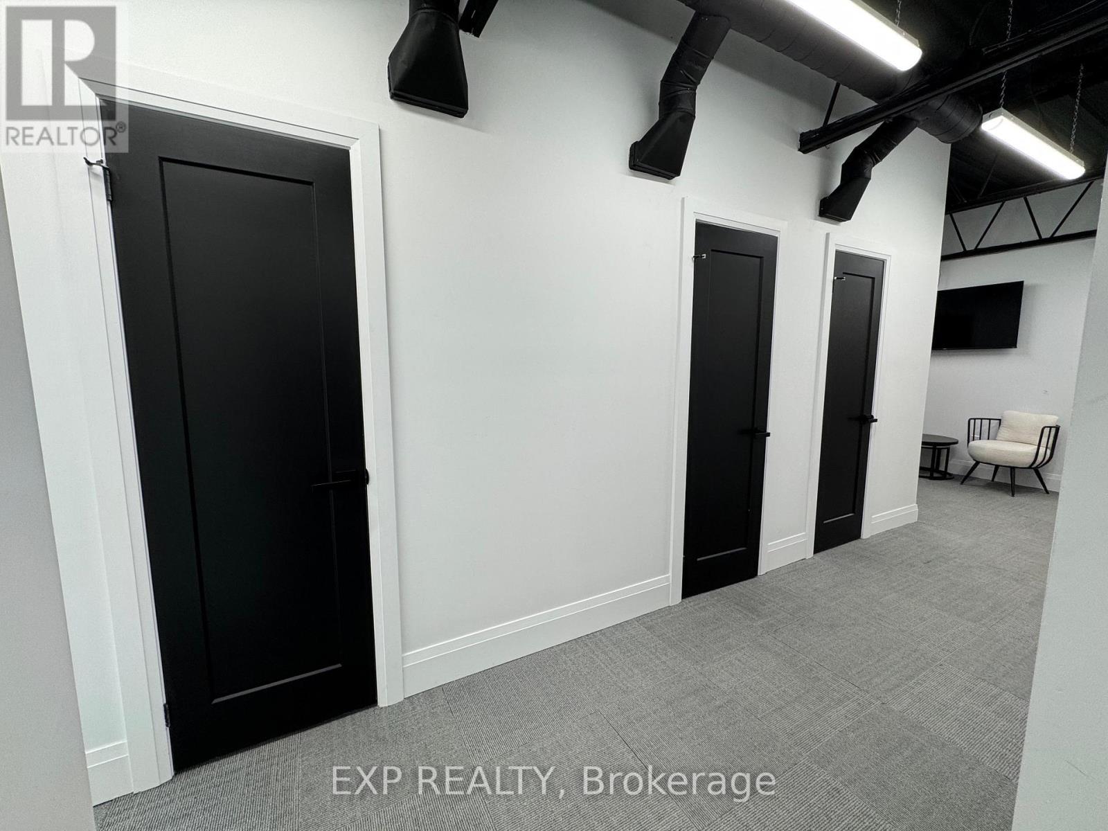 Office #3 - 156 Parkdale Avenue N, Hamilton, Ontario  L8H 5X2 - Photo 4 - X13791766