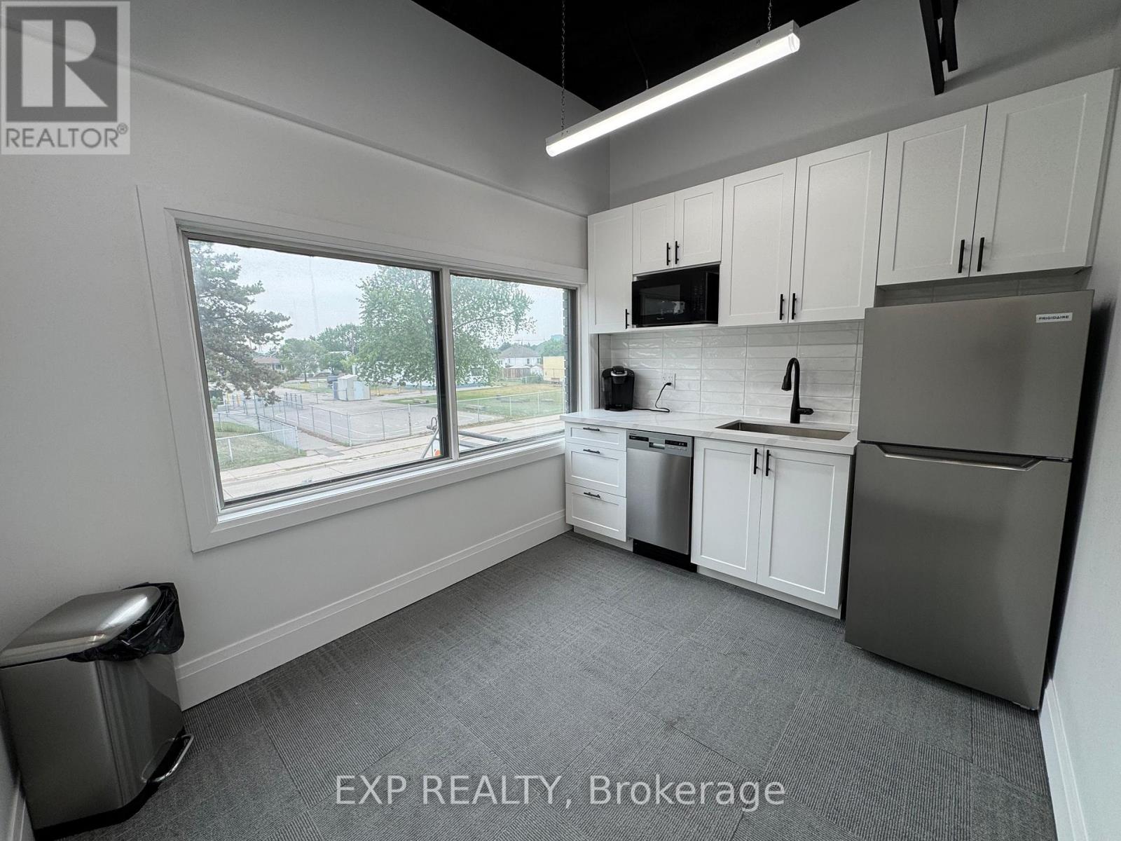 Office #3 - 156 Parkdale Avenue N, Hamilton, Ontario  L8H 5X2 - Photo 5 - X13791766