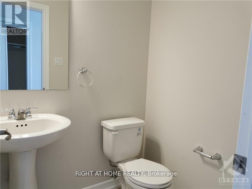 1414 Hemlock Road, Ottawa, Ontario  K1K 5A8 - Photo 5 - X13789226