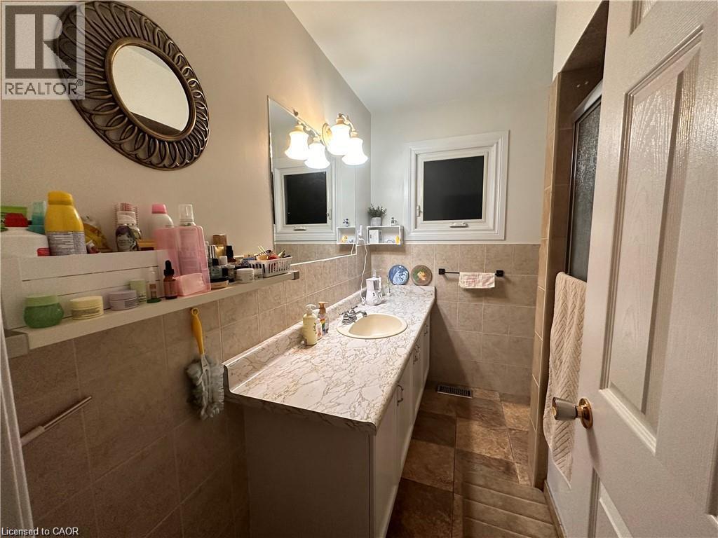 357 Mohawk Road W Unit# Main, Hamilton, Ontario  L9C 1W5 - Photo 3 - 40856127