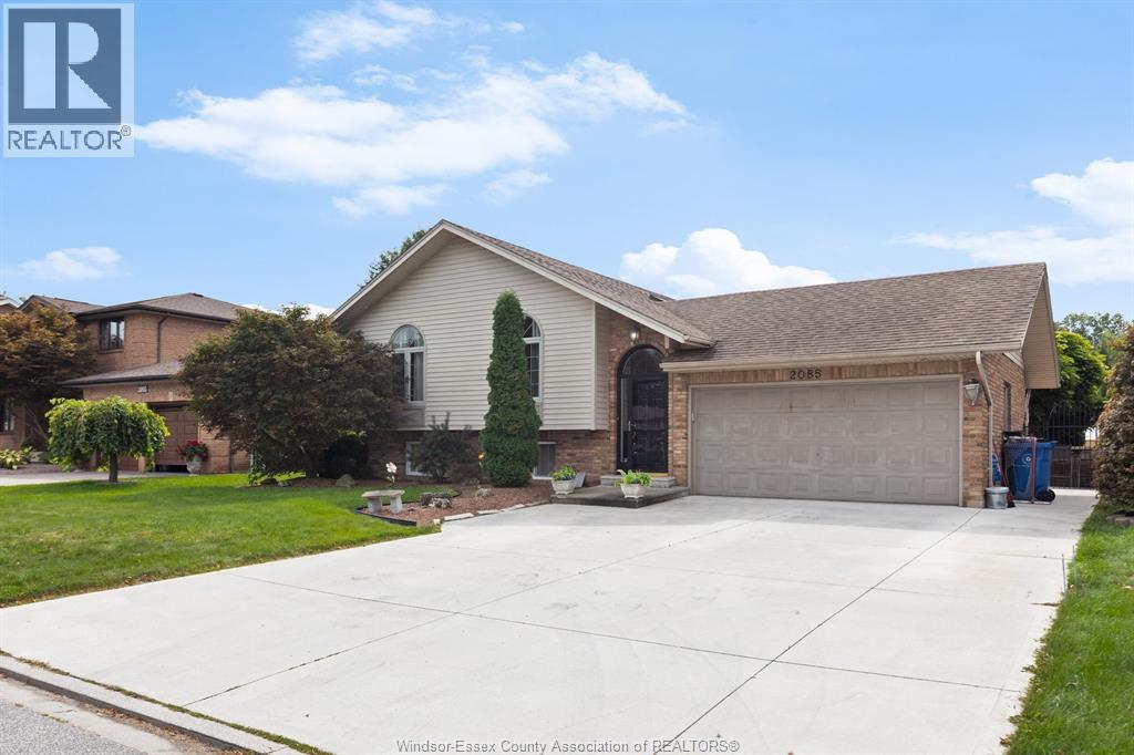 2085 Edgemore, Lasalle, Ontario  N9H 2J9 - Photo 2 - 26022800