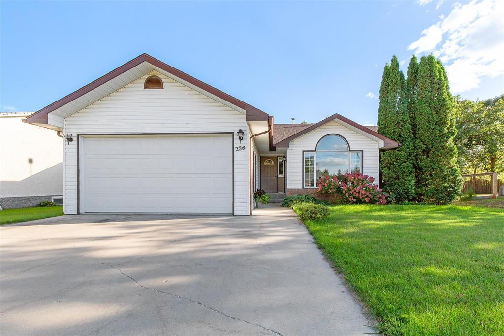 256 Southwood Street, Grunthal, Manitoba  R0A 0R0 - Photo 0 - 202623312
