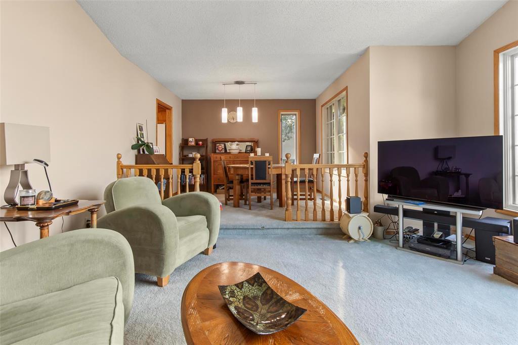 256 Southwood Street, Grunthal, Manitoba  R0A 0R0 - Photo 3 - 202623312