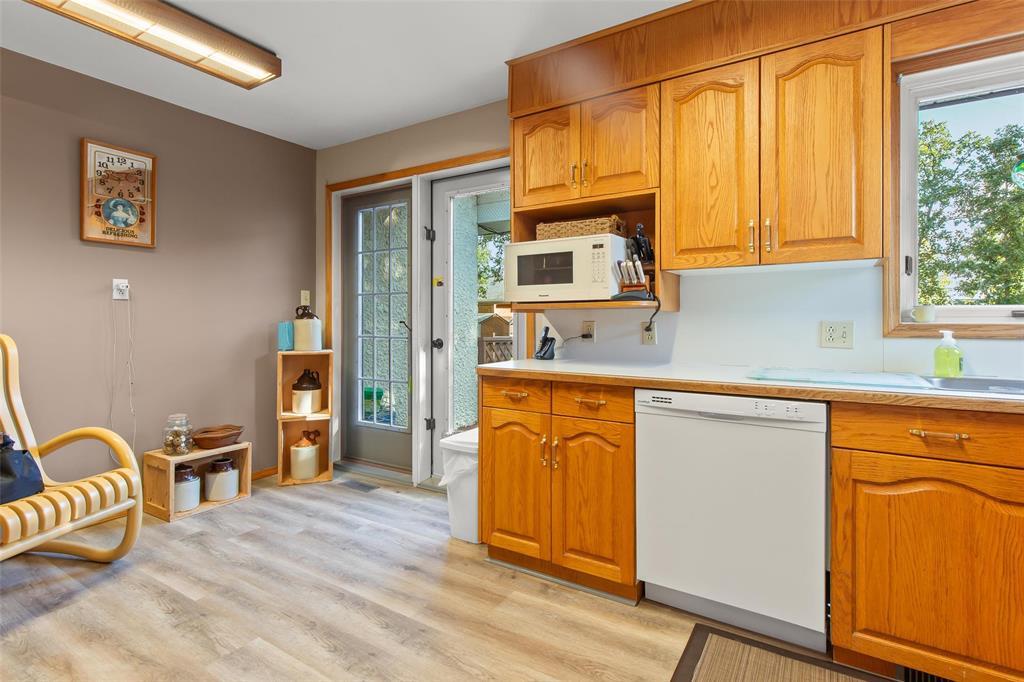 256 Southwood Street, Grunthal, Manitoba  R0A 0R0 - Photo 9 - 202623312