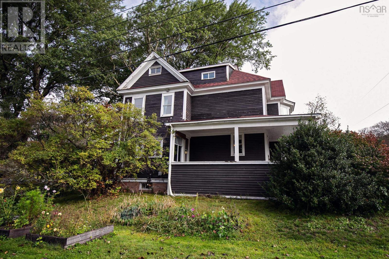 61 Victoria Street W, Amherst, Nova Scotia  B4H 1C3 - Photo 11 - 202623498