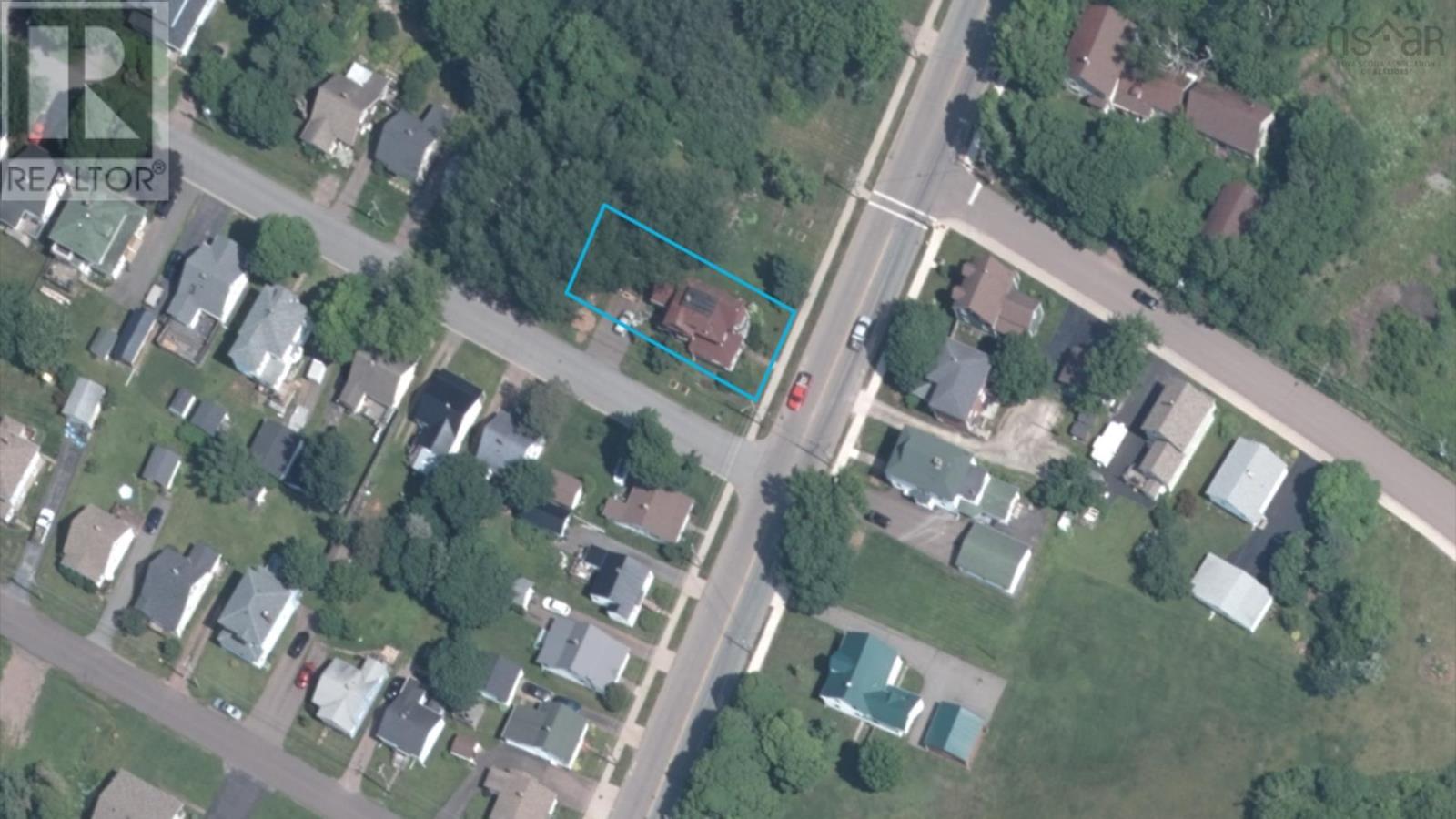 61 Victoria Street W, Amherst, Nova Scotia  B4H 1C3 - Photo 3 - 202623498