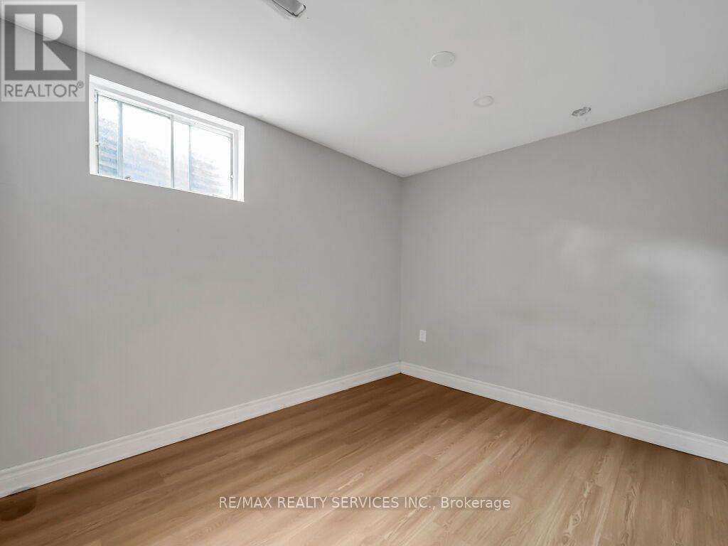 41 Simmons Boulevard, Brampton, Ontario  L6V 3V4 - Photo 33 - W13787236