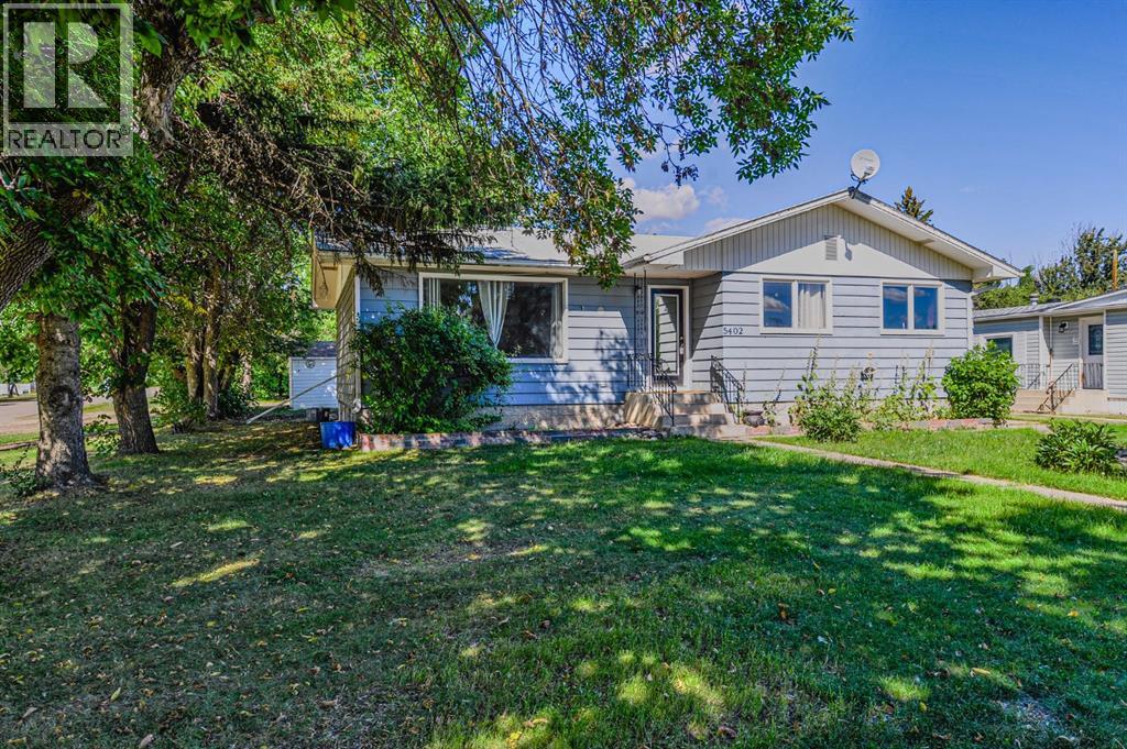 5402 52 Street photo 3