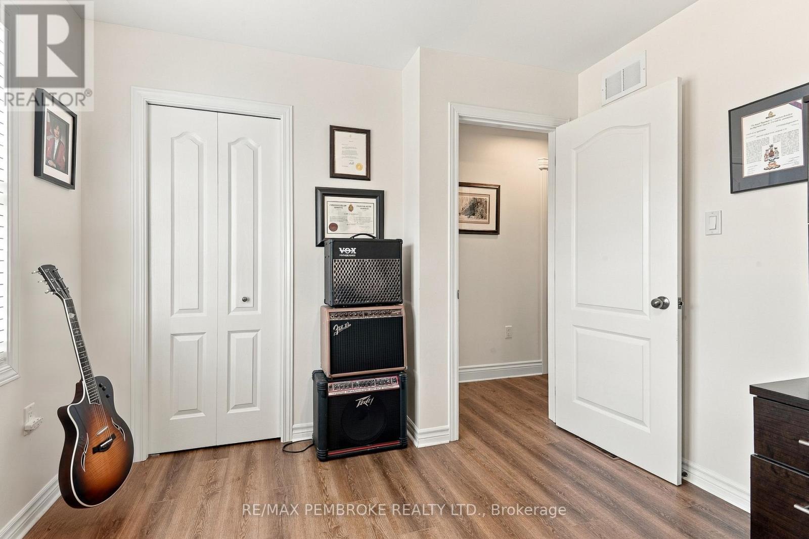 221 Oriole Crescent, Petawawa, Ontario  K8H 0A7 - Photo 28 - X13791956