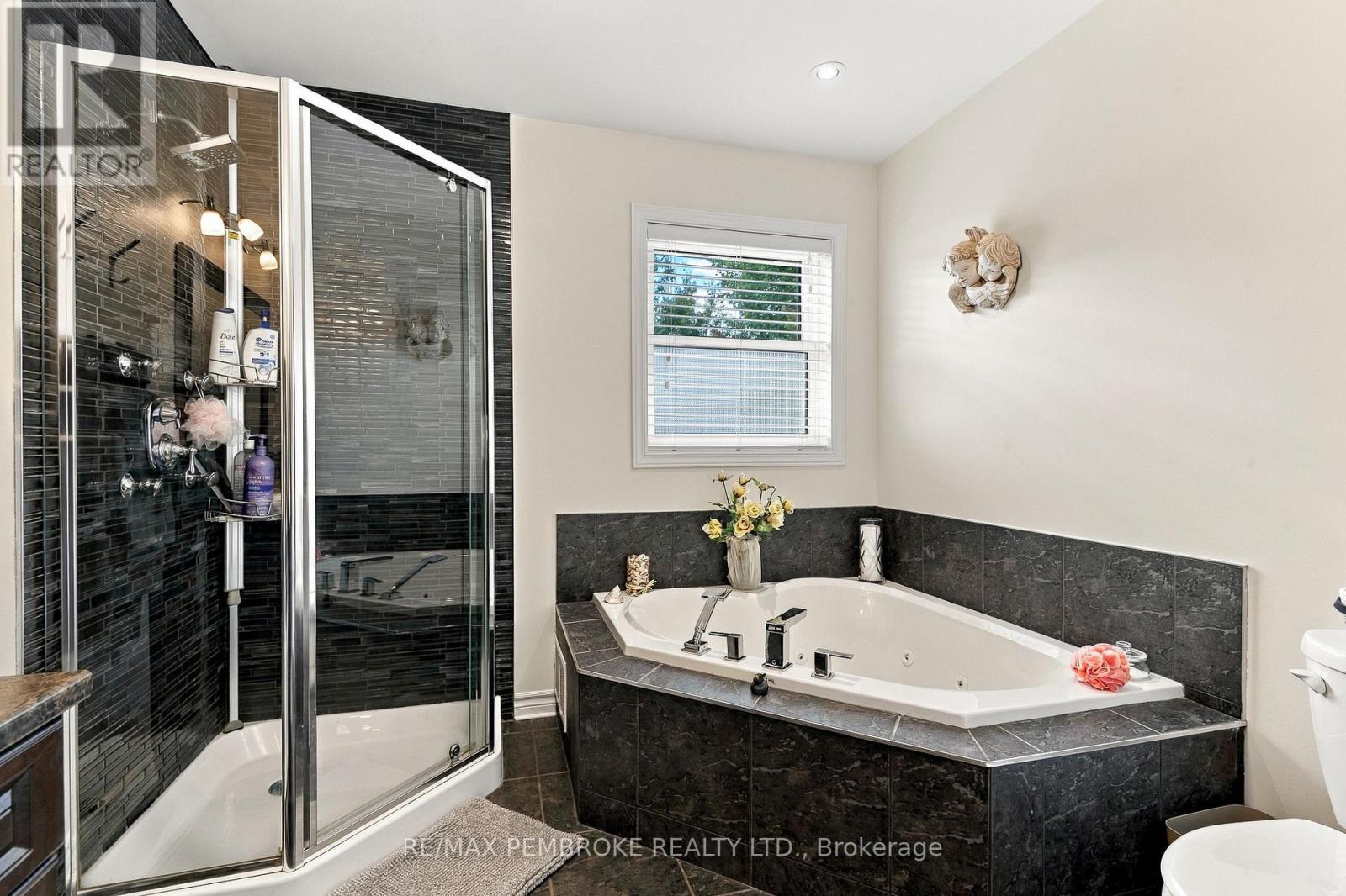 221 Oriole Crescent, Petawawa, Ontario  K8H 0A7 - Photo 35 - X13791956