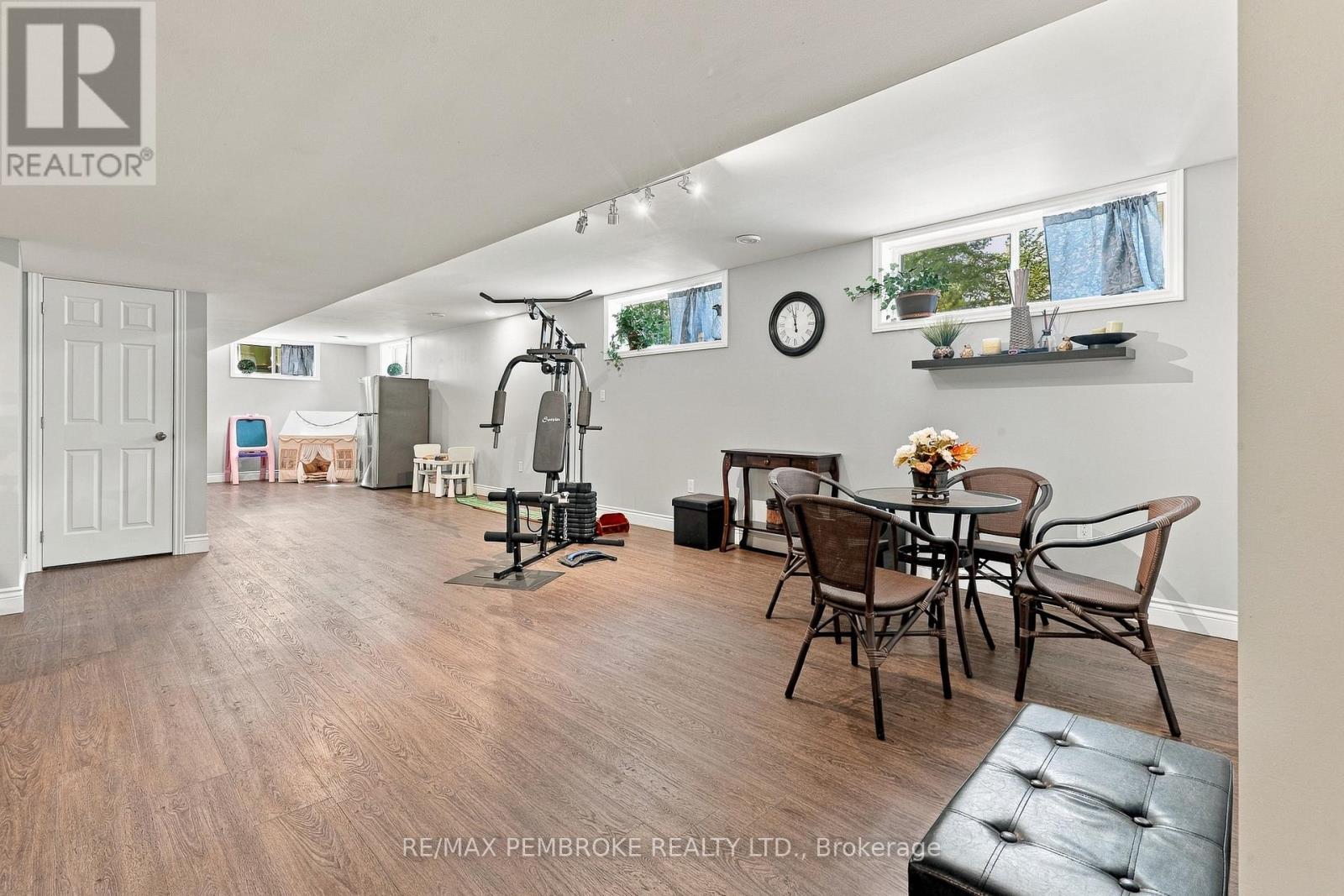 221 Oriole Crescent, Petawawa, Ontario  K8H 0A7 - Photo 41 - X13791956