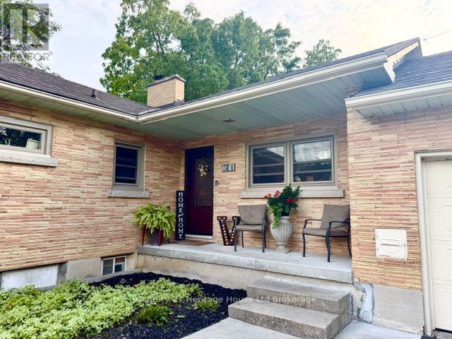 31 Parkwood Drive, Tillsonburg, Ontario  N4G 2B7 - Photo 2 - X13791276