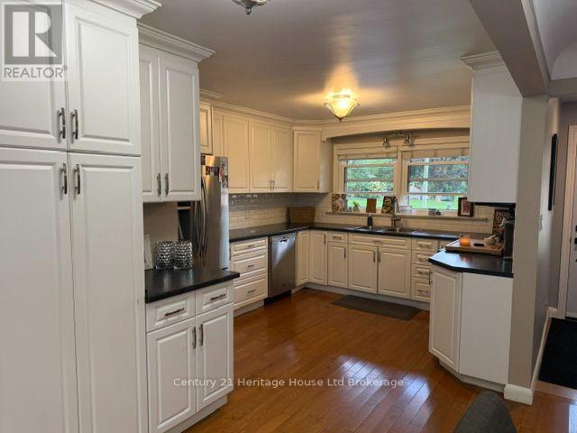 31 Parkwood Drive, Tillsonburg, Ontario  N4G 2B7 - Photo 9 - X13791276